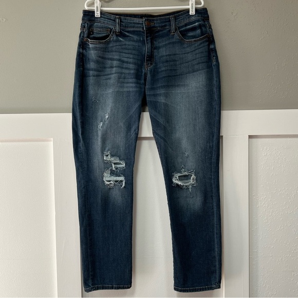 Judy Blue Boyfriend Fit Medium Wash Distressed Jean - Picture 2 of 7